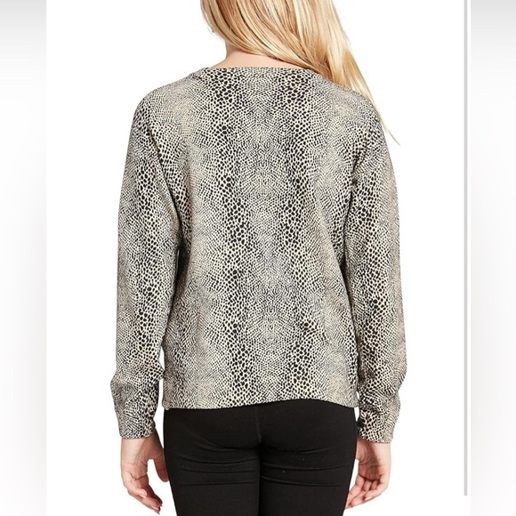 Volcom NWT sweater Over N Out size XS extra small 5/6 animal print snakeskin - Picture 2 of 7